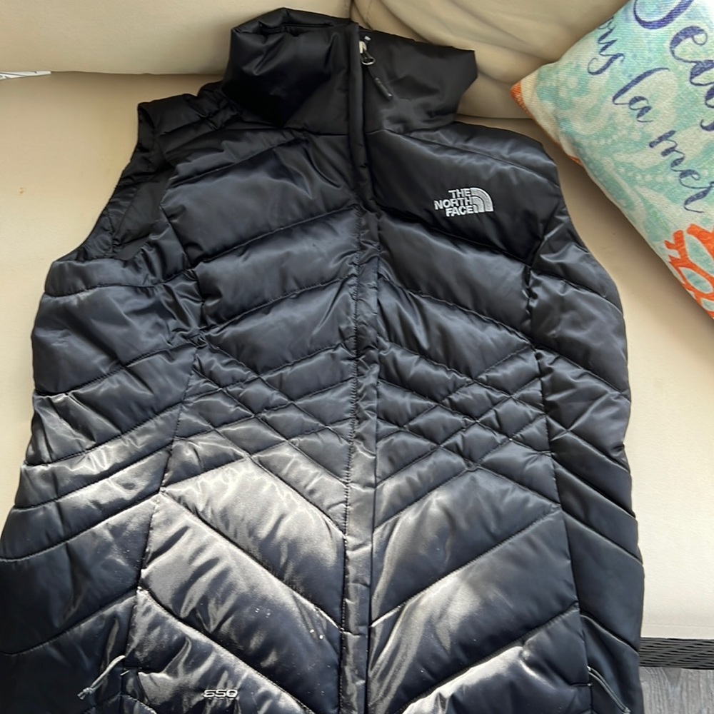 North face vest.   Size Med.   Great condition